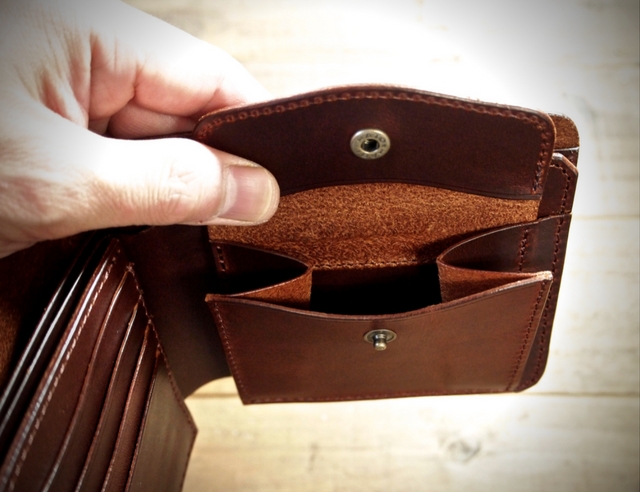イタリアン革製コインケース付き２つ折財布
